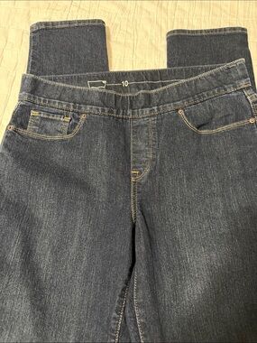 Levi’s Women’s Dark Wash Stretch Jeans- Size 10